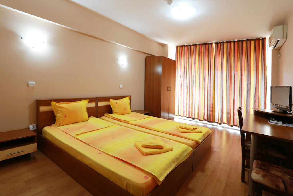 Acropolis Hotel Pazardzhik Phòng bức ảnh