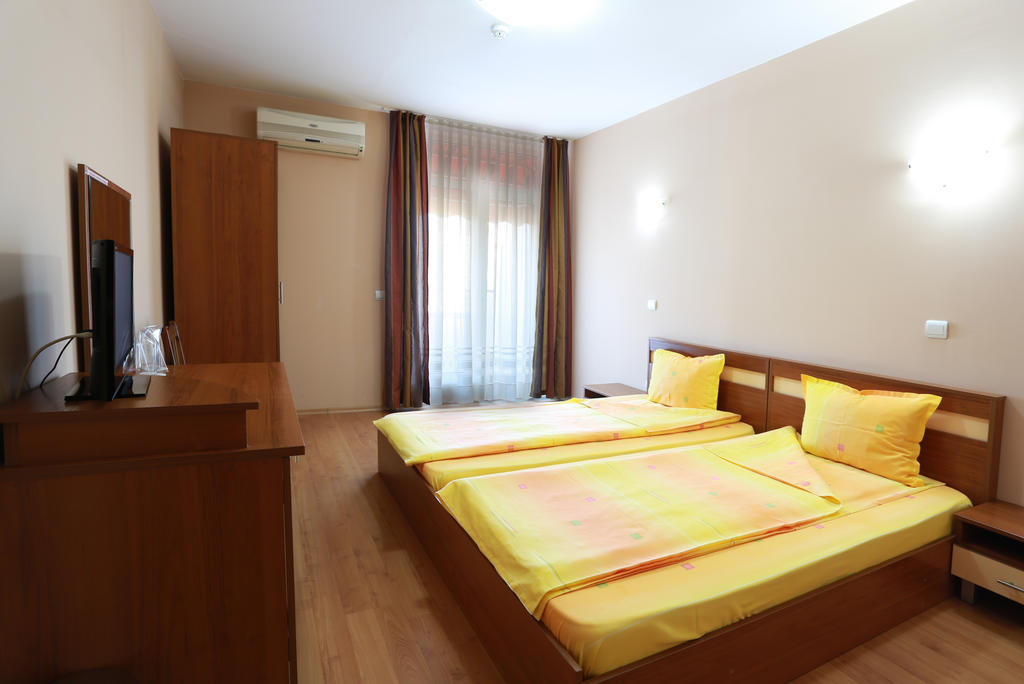Acropolis Hotel Pazardzhik Phòng bức ảnh