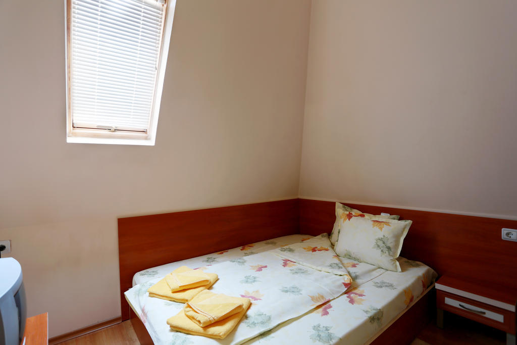 Acropolis Hotel Pazardzhik Phòng bức ảnh