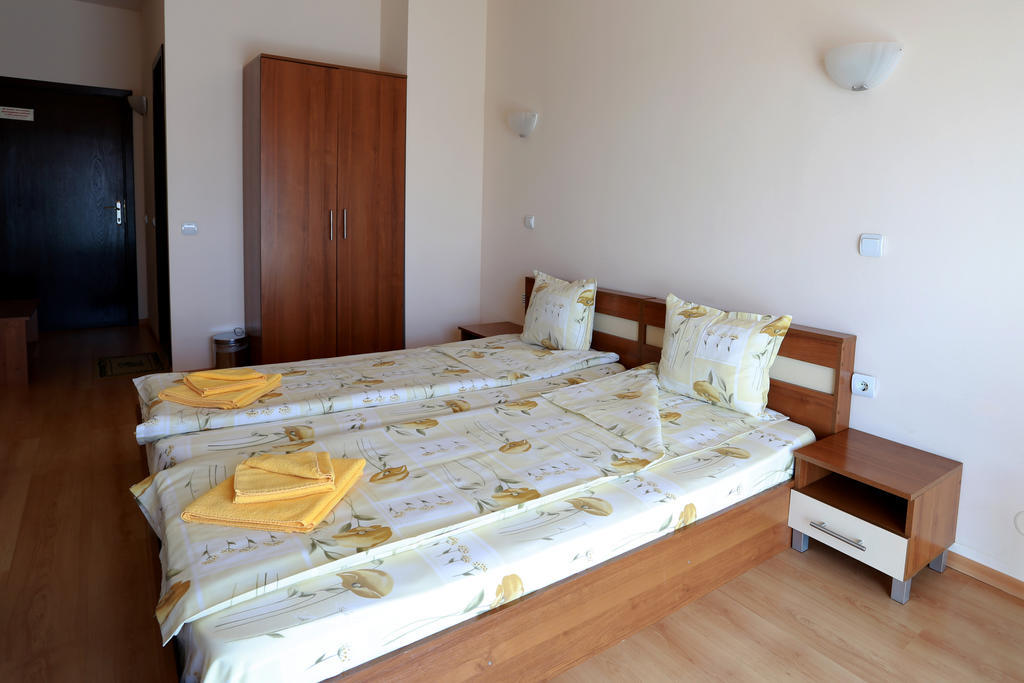 Acropolis Hotel Pazardzhik Phòng bức ảnh